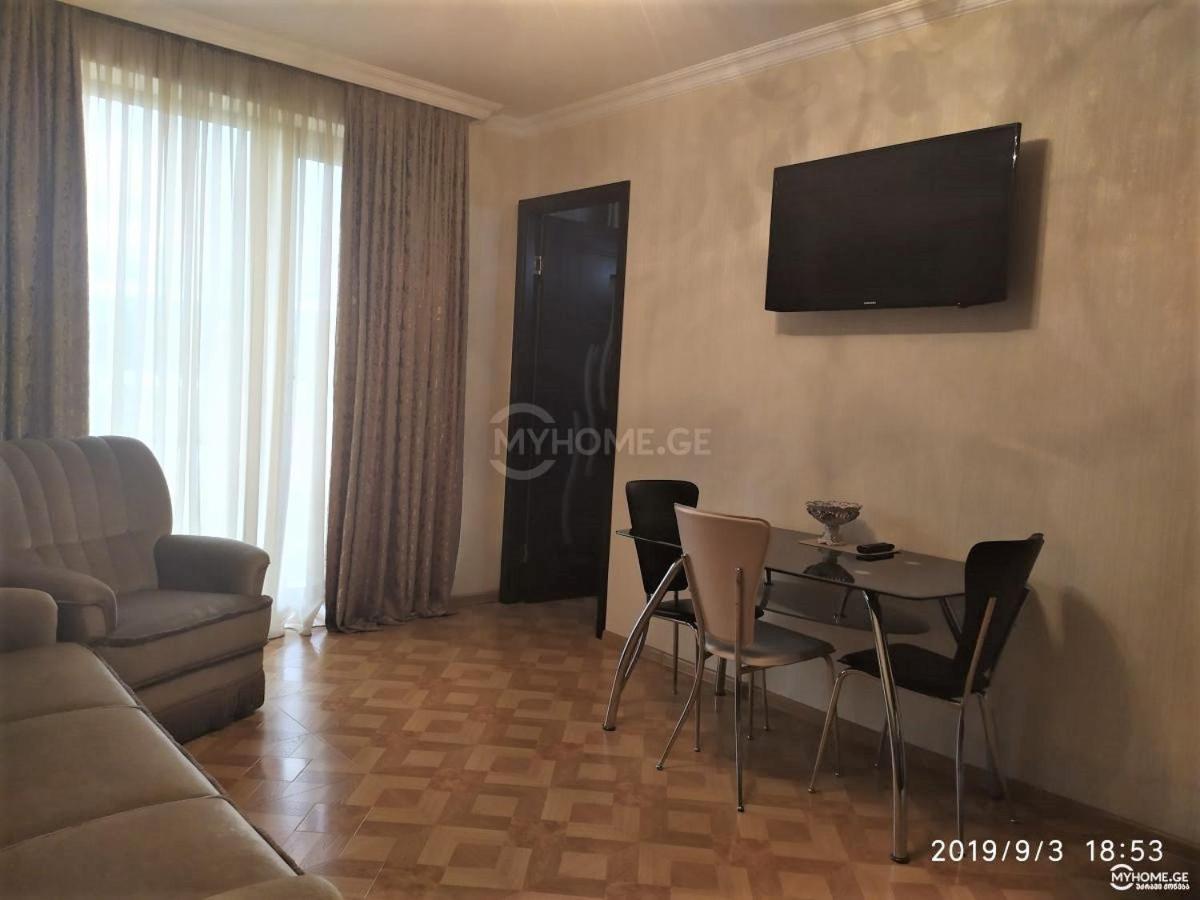Izi'S Cozy Apartment Kutaisi Exterior photo