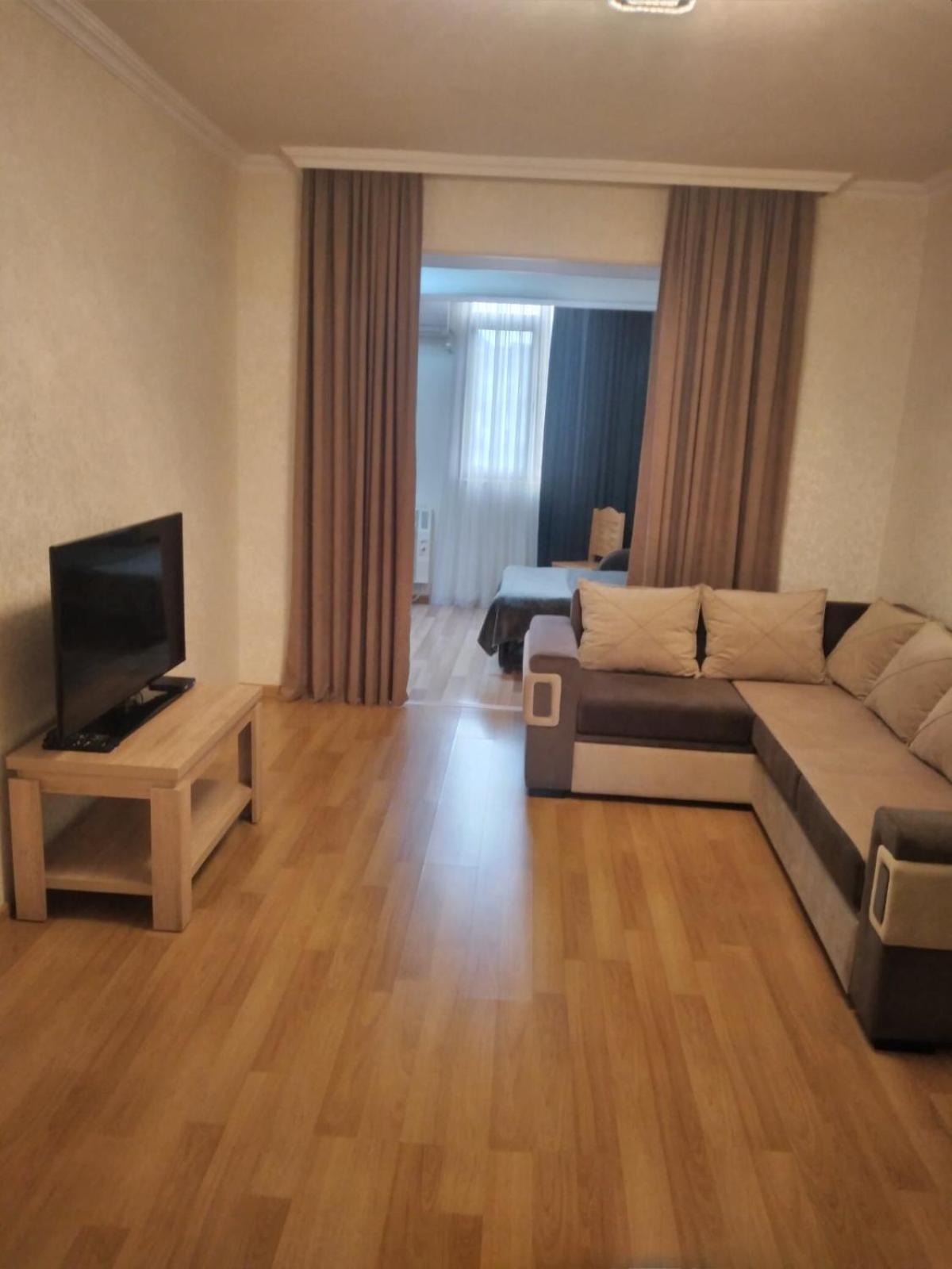 Izi'S Cozy Apartment Kutaisi Exterior photo